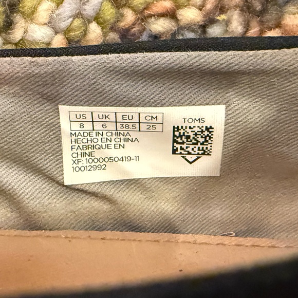 Toms black slip on women’s size 8 - Picture 5 of 5